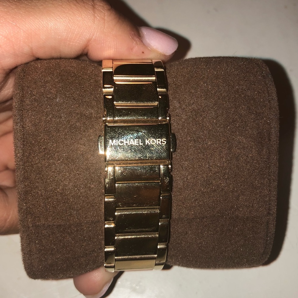Micheal Kors Watch - Picture 4 of 4